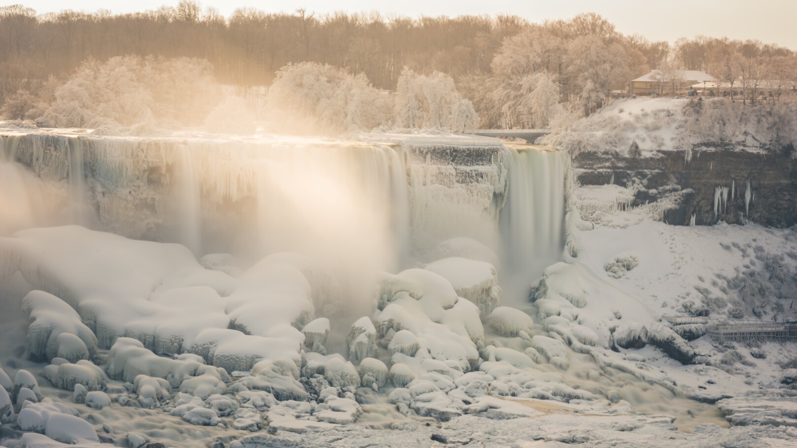 Niagara Falls im Winter   — Foto: Niagara Parks Commission