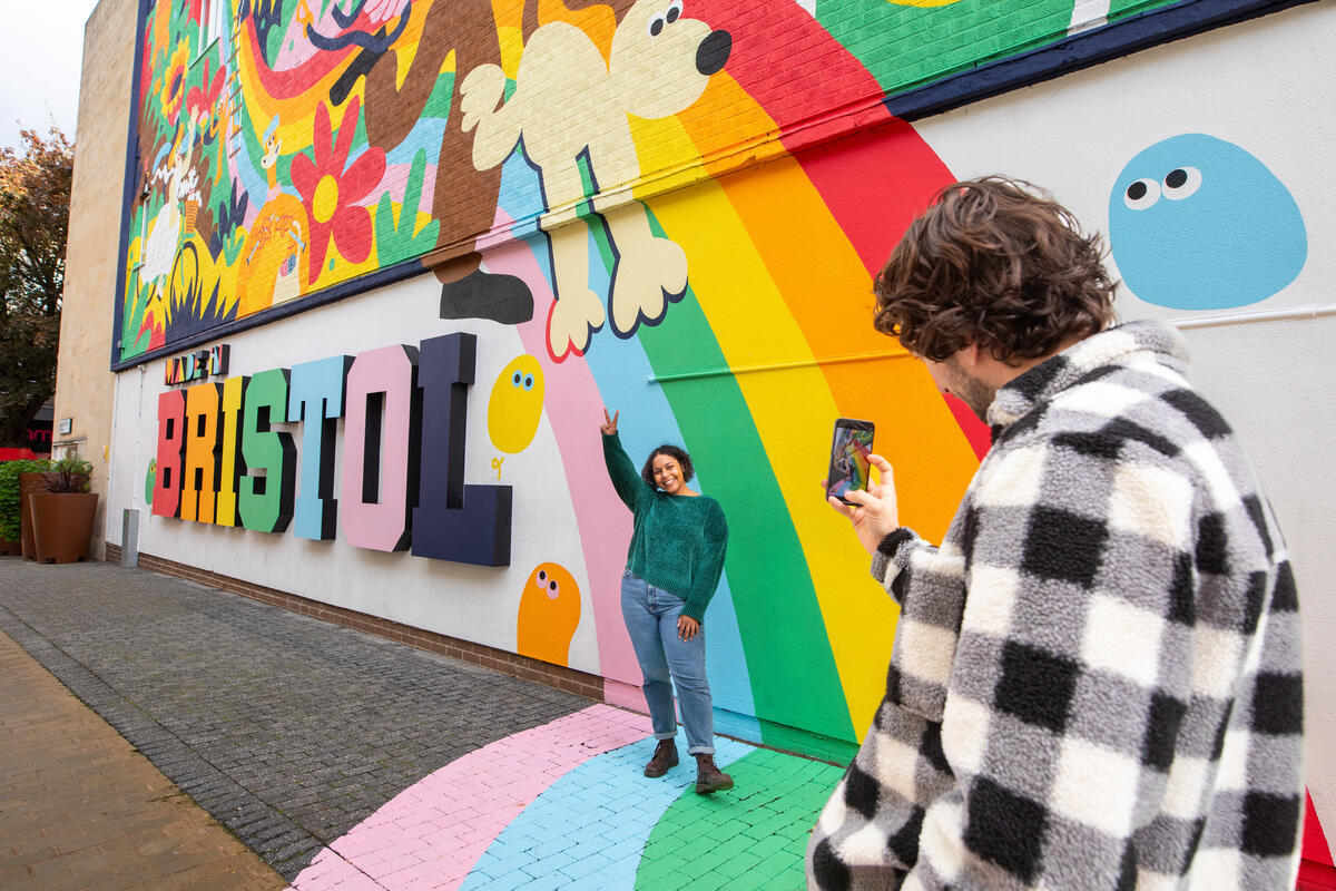 A Cracking Day Out In Bristol - Mural in Cabot Circus, Bristol &mdash; Foto: VisitBritain/Pinzutu/Dave Bain/Lorna Harrington/Upfest/Aardman