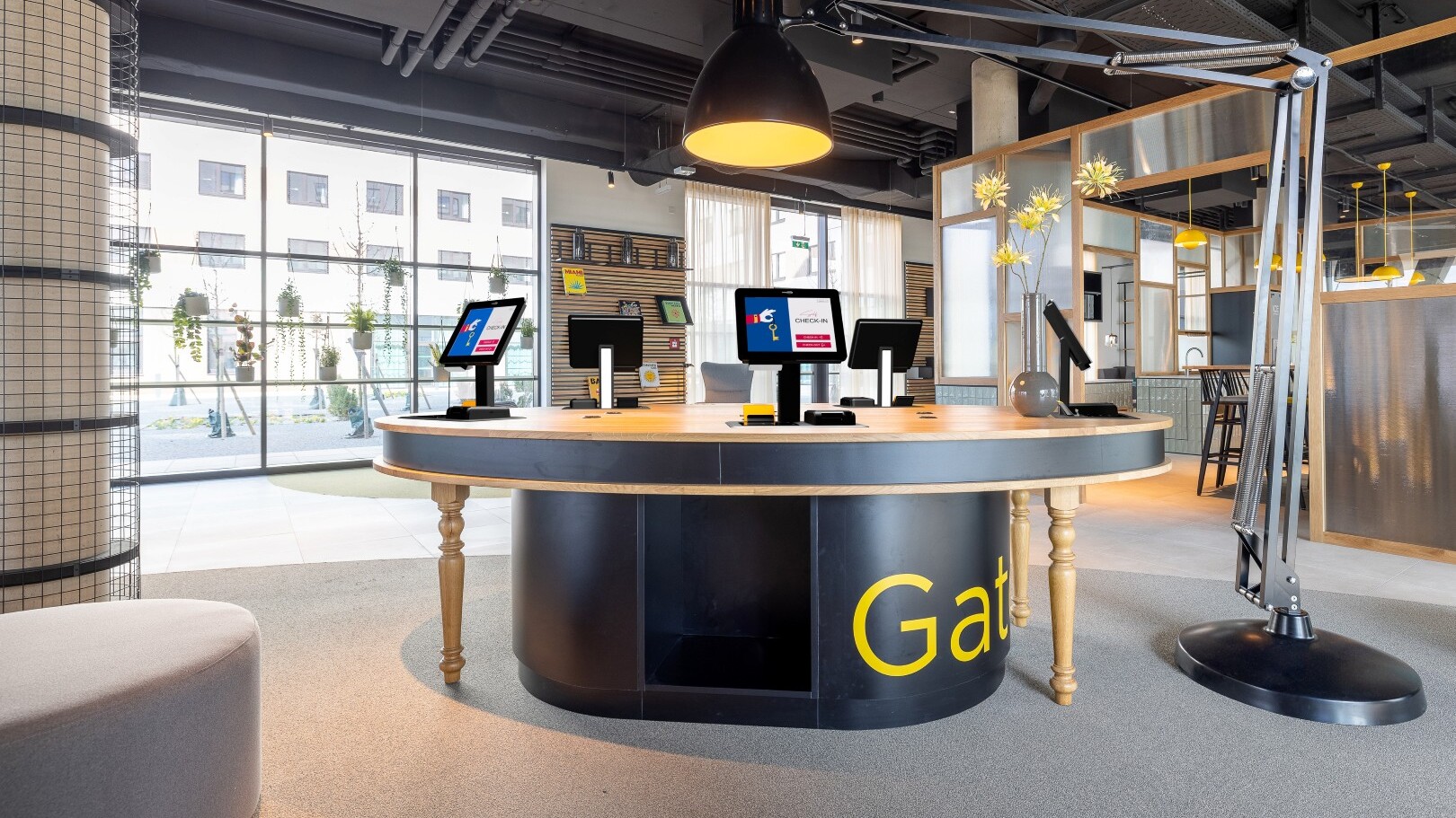 Front Office &mdash; Foto: Leonardo Hotels Central Europe 