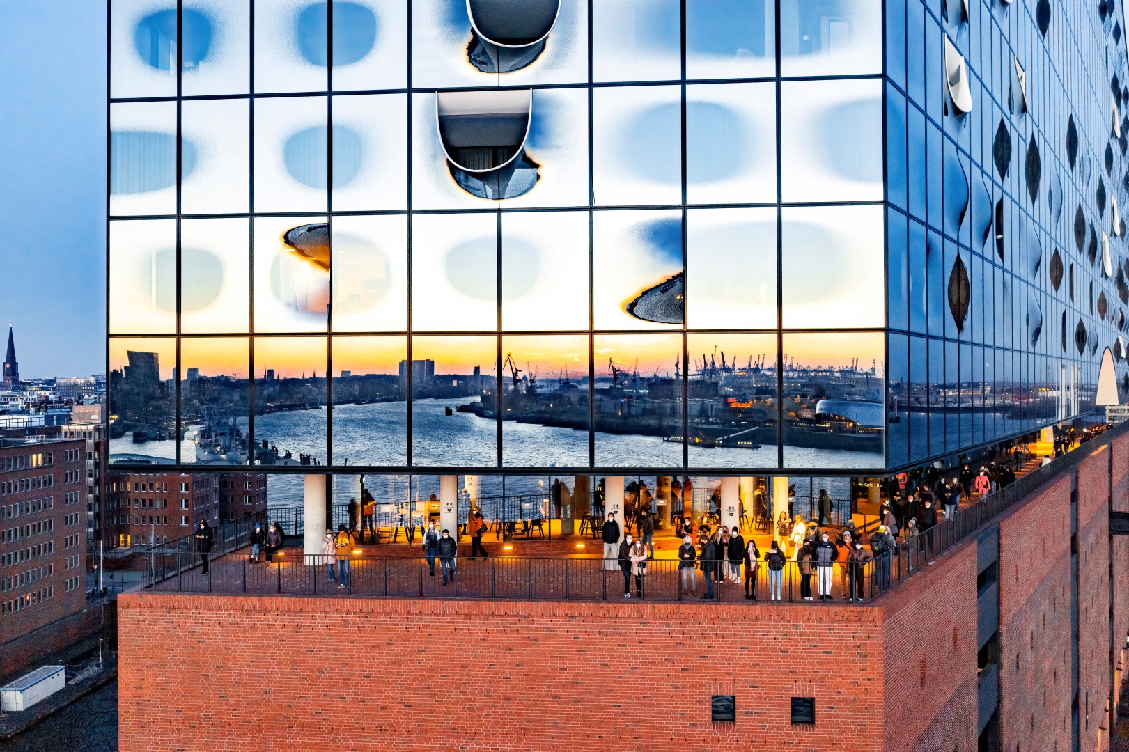 Elbphilharmonie in Hamburg — Foto: Thies Raetzke