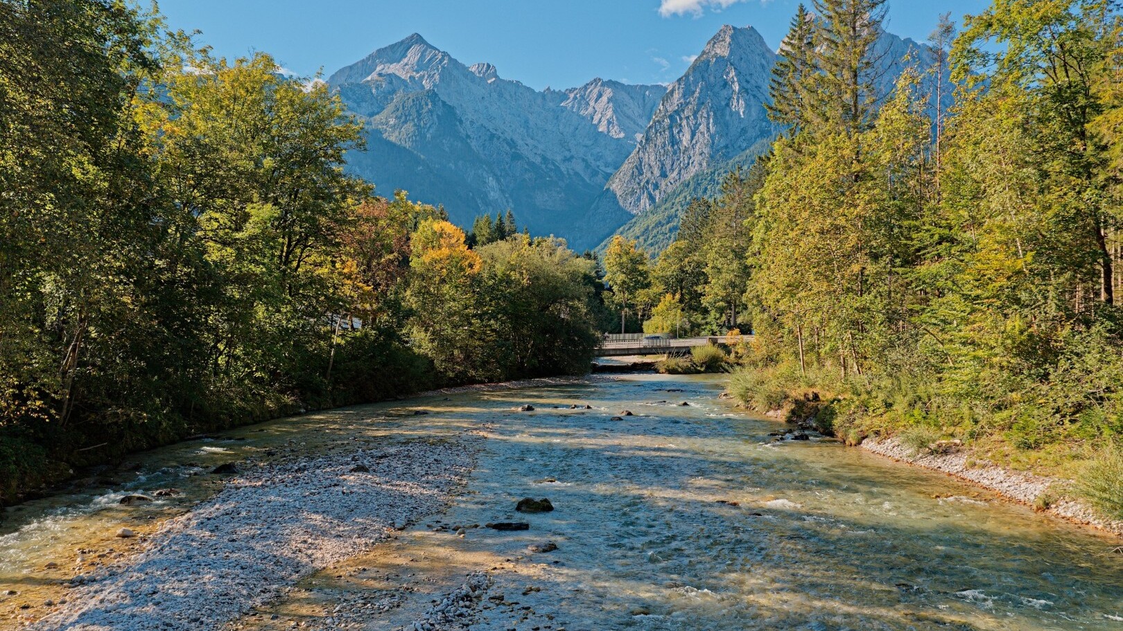 Gebirgsbach Loisach — Foto: Camping Resort Zugspitze