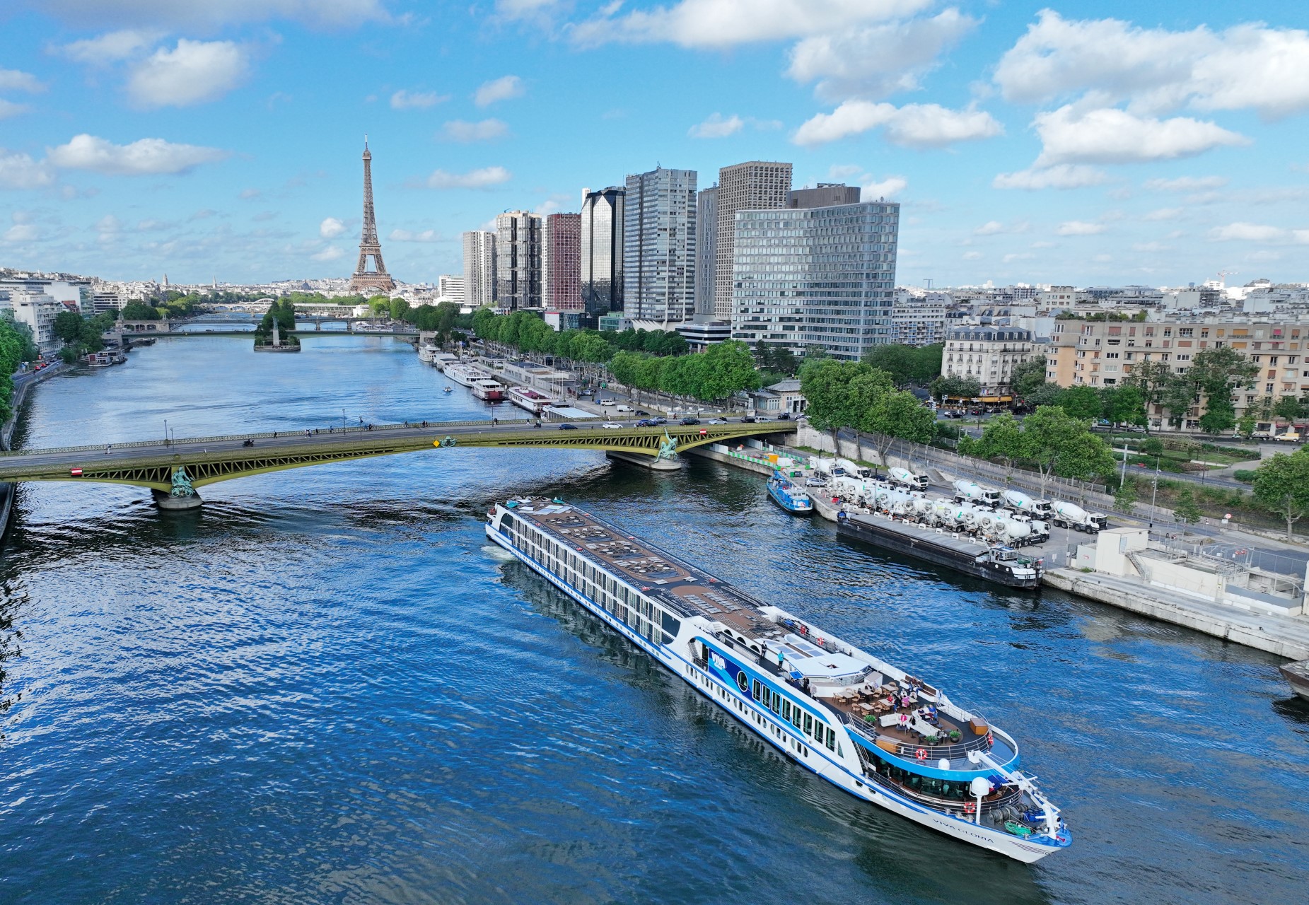 Die Viva Gloria in Paris — Foto: Viva Cruises