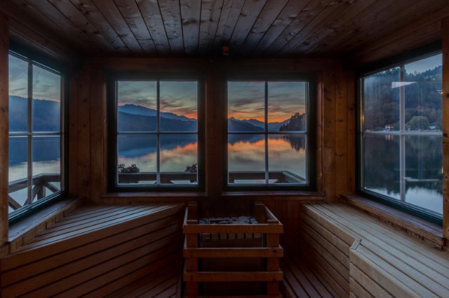 Romantik Hotel Seefischer, Sauna mit Ausblick — Foto: Gert Perauer