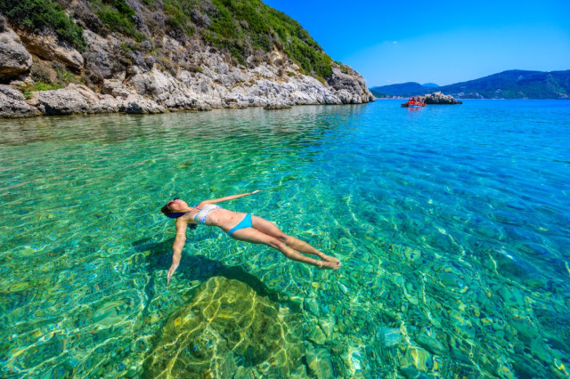Sommerurlaub am Mittelmeer — Foto: Simon Dannhauer / shutterstock
