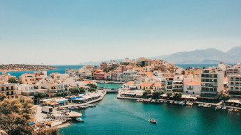Agios Nikolaos, Kreta, Griecheland — Foto: Kirill Shavlo / unsplash / bereitgestellt von Holidu