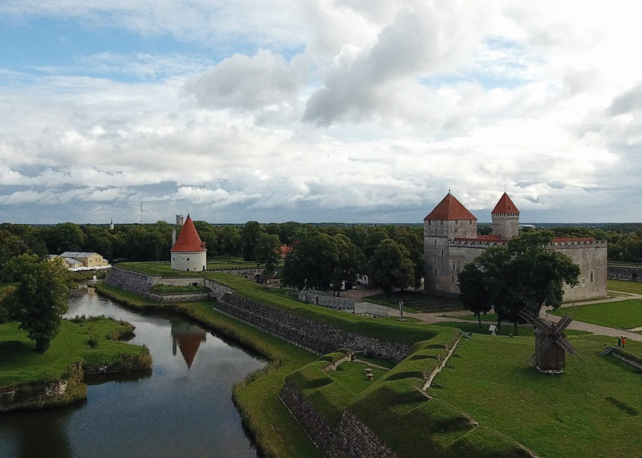 Kuressaare — Foto: Visit Estonia / Anna Ovsjankina