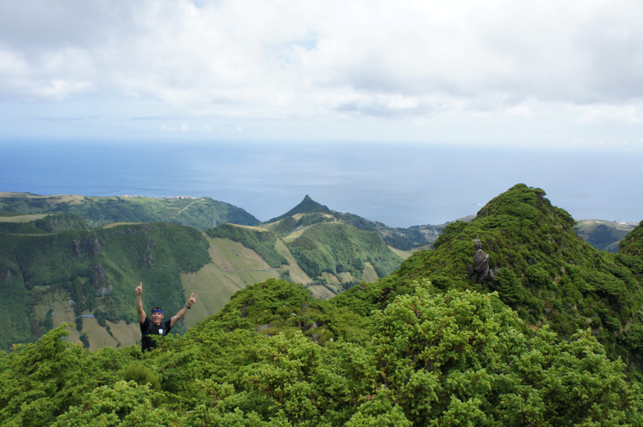 Azoren, Trail auf der Insel Flores — Foto: DRT GATNER_Gabinete de Apoio ao Turismo Natureza e Espaço Rural 