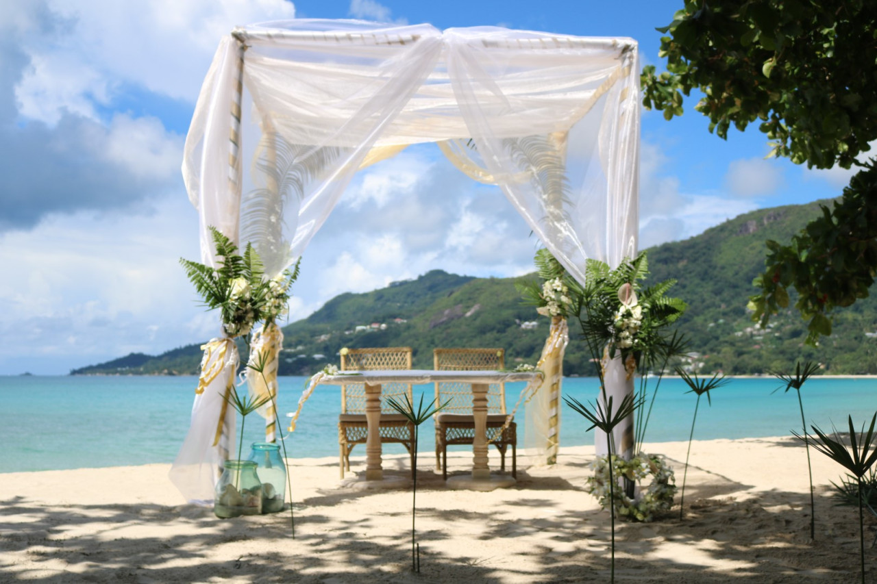 Story Seychelles, Hochzeit am Strand — Foto: Story Seychelles 